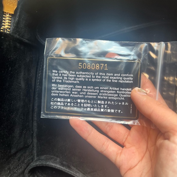 Chanel Vintage Patent Leather Black Vanity Makeup Crossbody Bag - Picture 13 of 15